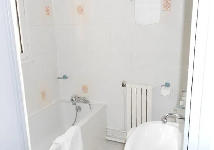 Abricotel Hotel 2*