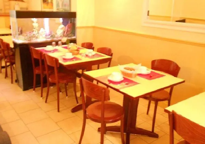 Hotel Abricotel Paryż